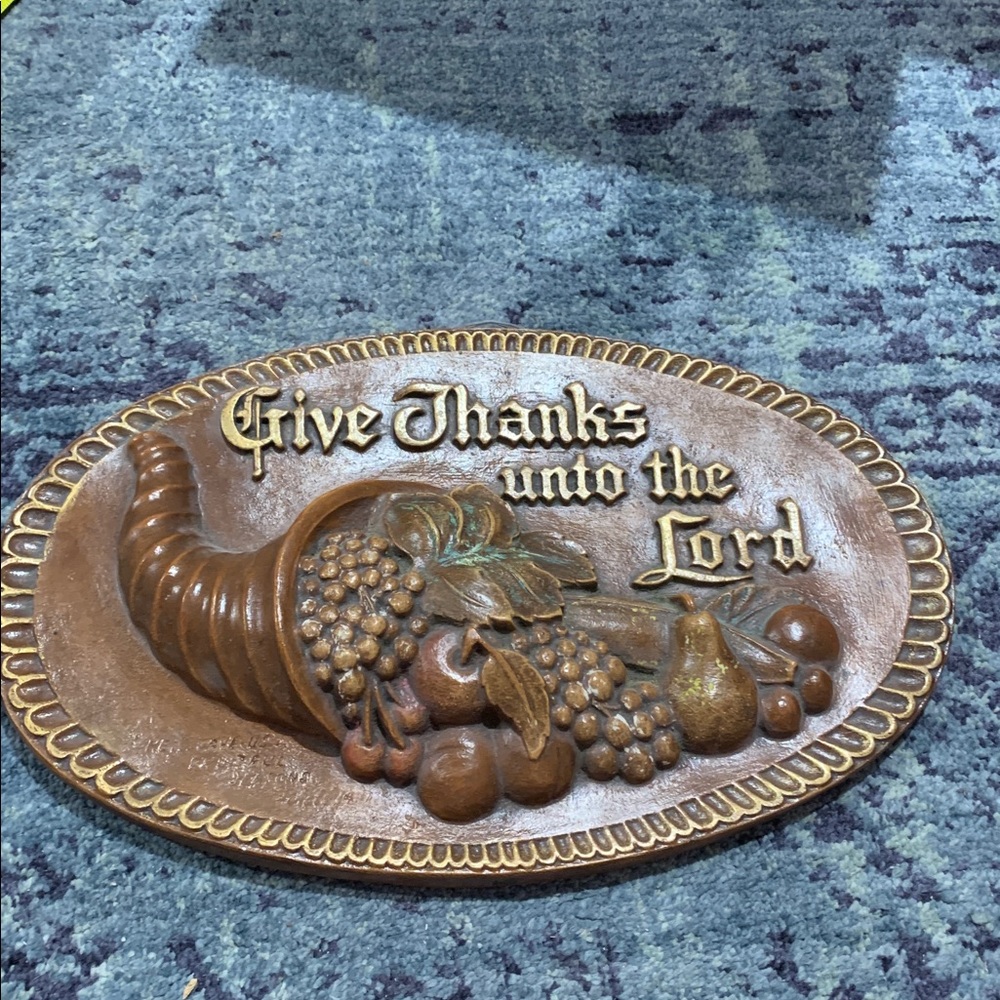 Ceramic wall hanging scripture verse cornucopia in great vintage condition
